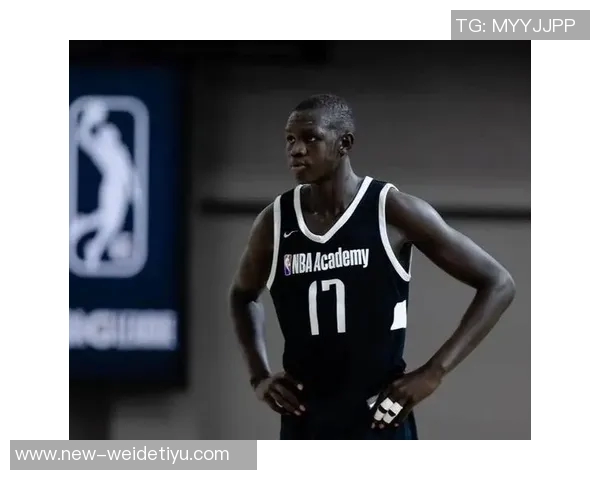 太阳主帅称赞马卢阿奇表现出色反应令人满意展现自信与进步